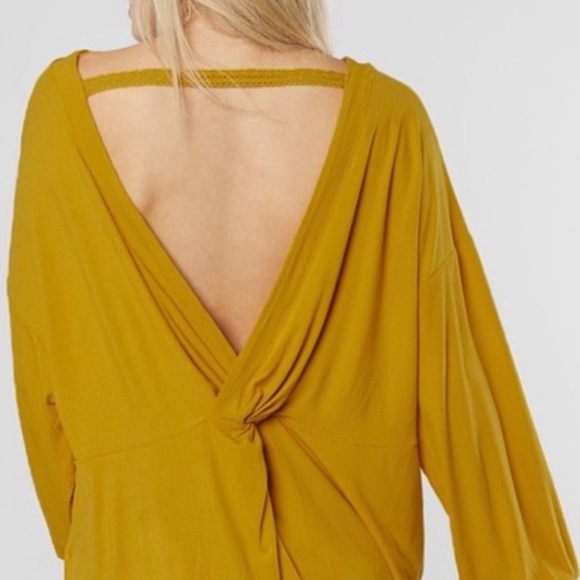 Free People Twisted Back Top 🥳🛍Host Pick🥳🛍 - Picture 4 of 14